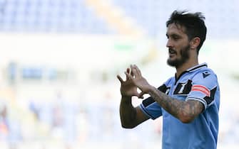 ROME, ITALY - JULY 11: Luis Alberto of SS Lazio celebrates a opening goal during the Serie A match between SS Lazio and  US Sassuolo at Stadio Olimpico on July 11, 2020 in Rome, Italy. (Photo by Marco Rosi - SS Lazio/Getty Images)