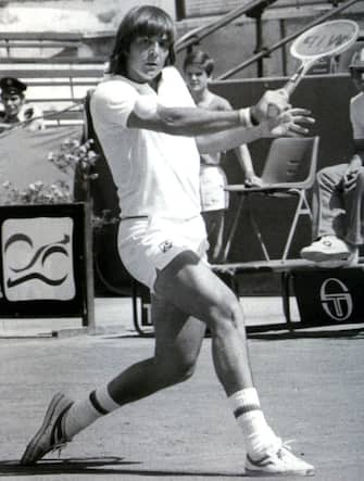Il tennista italiano Adriano Panatta in una immagine degli anni '70.
ANSA