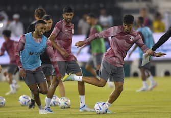 (221003) -- DOHA, Oct. 3, 2022 (Xinhua) -- Players of Qatar attend a public training session of Qatar national team in preparation for the FIFA World Cup Qatar 2022 at the Jassim bin Hamad stadium in Doha, Qatar, on Oct. 2, 2022. (Photo by Nikku/Xinhua) - Nikku -//CHINENOUVELLE_XxjpbeE007047_20221003_PEPFN0A001/2210030831/Credit:CHINE NOUVELLE/SIPA/2210030858