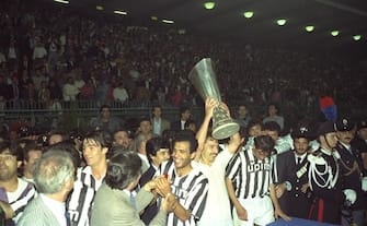 16 May 1990:  Sergei Aleinikou of Juventus holds aloft the trophy after their victory in the UEFA Cup Final second leg match against Florentina in Avellino, Italy. The match ended in a 0-0 draw but Juventus won 3-1 on aggregate. \ Mandatory Credit: SimonBruty/Allsport