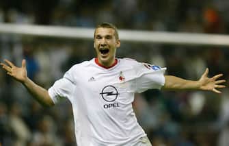 MANCHESTER, ENGLAND - MAY 28:  Andriy Shevchenko of Milan celebrates scoring the winning goal during the UEFA Champions League Final match between Juventus FC and AC Milan at Old Trafford in Manchester, England.on May 28, 2003  (Photo by Alex Livesey/Getty Images)