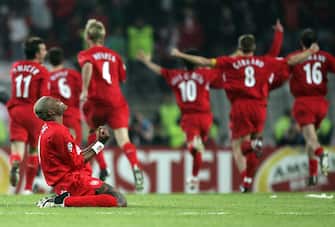 Istanbul, Turkey:  Liverpool players celebrates after winning on penalties at the UEFA Champions league football final AC Milan vs Liverpool, 25 May 2005 at the Ataturk Stadium in Istanbul. Liverpool won 3-2 on penalties.   AFP PHOTO FILIPPO MONTEFORTE  (Photo credit should read FILIPPO MONTEFORTE/AFP via Getty Images)