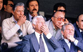 ***** Collection Juventus *****

Foto Archivio storico/LaPresse
Anni '80-'90
Sport
Calcio
Juventus, famiglia Agnelli
Nella foto: Giovanni Agnelli e Umberto con Giampiero Boniperti allo stadio