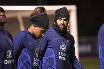 19 Karim BENZEMA (fra) - 10 Kylian MBAPPE (fra) during the French Team Football - Training session ahead the departure for the Qatar World Cup on November 15, 2022 inClairefontaine, France. (Photo by Anthony Bibard/FEP/Icon Sport/Sipa USA) - Photo by Icon Sport/Sipa USA