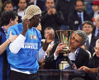 ROME - MAY 05:  Jose' Mourinho head coach of Inter celebrates the victory after the match the Tim Cup between FC Internazionale Milano and AS Roma at Stadio Olimpico on May 5, 2010 in Rome, Italy.  (Photo by Giuseppe Bellini/Getty Images)