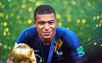 Kylian Mbappé with the world cup trophy  the FIFA World Cup match France versus Croatia at Luzhniki Stadium, Moscow, Russia on July 15, 2018. (Photo by Ulrik Pedersen/NurPhoto)