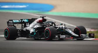 NUERBURG, GERMANY - OCTOBER 11: Lewis Hamilton of Great Britain driving the (44) Mercedes AMG Petronas F1 Team Mercedes W11 on track during the F1 Eifel Grand Prix at Nuerburgring on October 11, 2020 in Nuerburg, Germany. (Photo by Bryn Lennon/Getty Images)