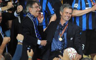 FOOTBALL - UEFA CHAMPIONS LEAGUE 2009/2010 - FINAL - BAYERN MUNCHEN v INTERNAZIONALE - 22/05/2010 - PHOTO FRANCK FAUGERE / DPPI - JOY MASSIMO MORATTI (INTER PRESIDENT) / JOSE MOURINHO (INTER COACH)  