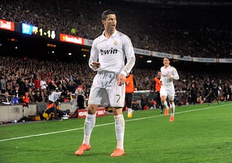 BARCELONA, SPAIN - APRIL 21:  Cristiano Ronaldo of Real Madrid CF celebrates after scoring his team's 2nd goal during the La Liga match between FC Barcelona and Real Madrid CF at Camp Nou on April 21, 2012 in Barcelona, Spain.  (Photo by Denis Doyle/Getty Images)