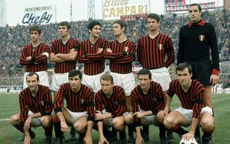 1227545526 Milan 1968-69:in piedi da sin:Gianni Rivera-Pierino Prati-Carlo Petrini-Angelo Rosato-Angelo Benedicto Sormani-Fabio Cudicini.
in basso da sin:Giovanni Lodetti-Angelo Anquilletti-Giovanni Trapattoni-Romano Fogli-Saul Malatrasi:
-
(Milan 1968-69