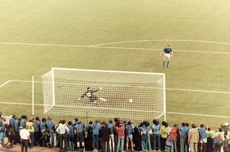 NAPLES, ITALY - JULY 3:  Franco Baresi of Italy takes a penalty kick against Sergio Goycochea of Argentina during the shootout of the 1990 FIFA World Cup Semifinal at Stadio San Paolo on July 3, 1990 in Naples, Italy. (Photo by Robert Riger/Getty Images)