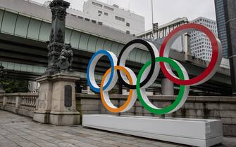 1327757544 TOKYO, JAPAN - JULY 09: The Olympic Rings are displayed on July 09, 2021 in Tokyo, Japan. Tokyo Olympic organizers stated yesterday that spectators would be barred from most events at the Games after a new state of emergency was announced in response to a surge in coronavirus cases. The state of emergency will run throughout the Olympic Games and remain in place until August 22nd. (Photo by Takashi Aoyama/Getty Images)
