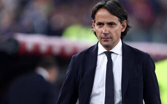 1240619098 ROME, ITALY - MAY 11: Simone Inzaghi of FC Internazionale looks on prior to the Coppa Italia Final match between Juventus and FC Internazionale at Stadio Olimpico on May 11, 2022 in Rome, Italy. (Photo by Sportinfoto/vi/DeFodi Images via Getty Images)