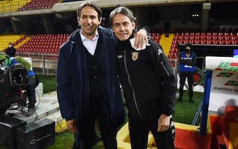 BENEVENTO, ITALY - DECEMBER 15: Simone Inzaghi, SS Lazio coach, greets his brother Filippo Inzaghi, the Benevento Calcio coach before the Serie A match between Benevento Calcio and SS Lazio at Stadio Ciro Vigorito on December 15, 2020 in Benevento, Italy. (Photo by Francesco Pecoraro/Getty Images)