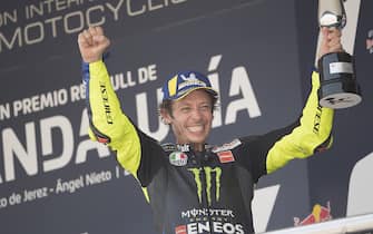 1259094697 JEREZ DE LA FRONTERA, SPAIN - JULY 26: Valentino Rossi of Italy and Monster Energy Yamaha MotoGP Team celebrates the third place on the podium during the MotoGP race during the MotoGP of Andalucia - Race at Circuito de Jerez on July 26, 2020 in Jerez de la Frontera, Spain. (Photo by Mirco Lazzari gp/Getty Images)
