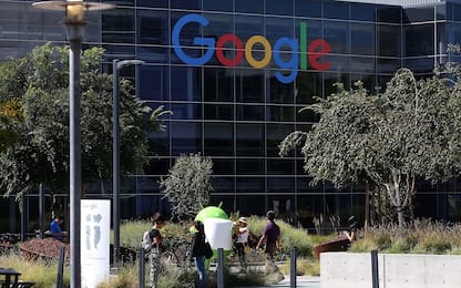 Google Meet, in arrivo gli sfondi personalizzati e molto altro