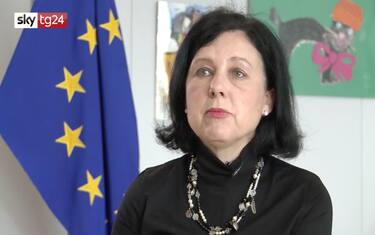 Ue, Jourova a Sky TG24: i social hanno potere ma poche responsabilità