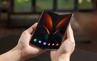 Samsung Galaxy Z Fold2 5G, la rivoluzione pieghevole continua
