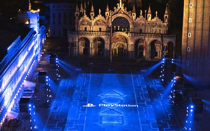 Venezia, Playstation illumina Piazza San Marco per il lancio della PS5
