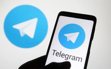No vax, Postale: indagini su Telegram anche per finalità terroristiche