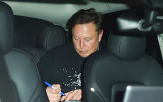 New York City, NY  - Elon Musk is spotted with Lindsay Shookus and Pete Davidson while out for dinner with the SNL cast members in New York City.

Pictured: Elon Musk

BACKGRID USA 4 MAY 2021 

USA: +1 310 798 9111 / usasales@backgrid.com

UK: +44 208 344 2007 / uksales@backgrid.com

*UK Clients - Pictures Containing Children
Please Pixelate Face Prior To Publication*