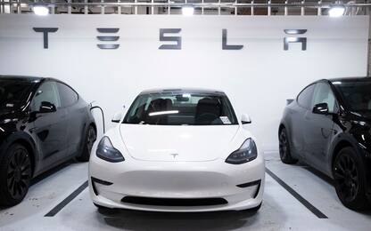 Tesla, negli Usa abbonamenti mensili a versione completa Autopilot
