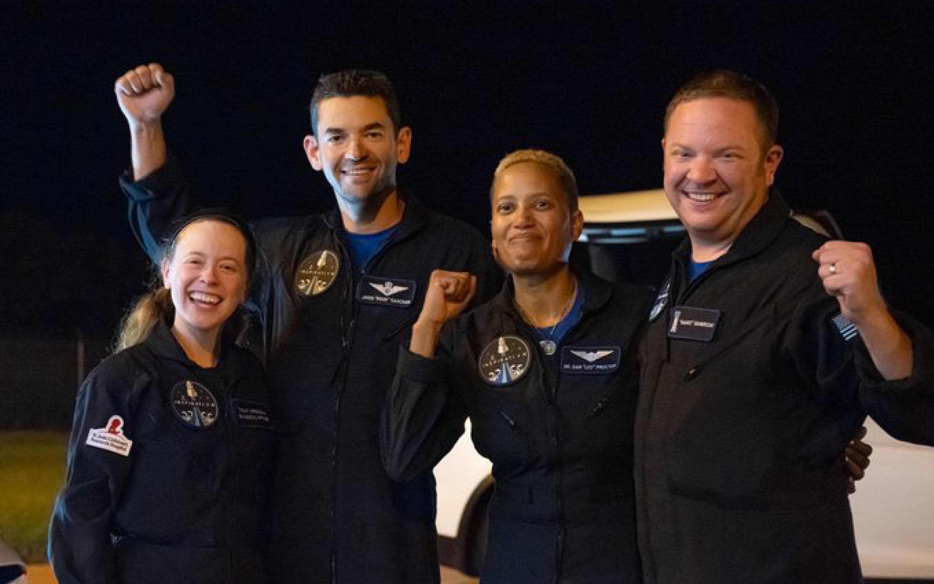 I primi quattro turisti spaziali di SpaceX sono ammarati ieri sera nell'Oceano Atlantico al largo della costa della Florida dopo aver trascorso tre giorni nello spazio, completando con successo la prima missione orbitale della storia senza astronauti professionisti a bordo, 19 settembre 2021.
ANSA/Twitter SpaceX + ATTENZIONE LA FOTO NON PUO' ESSERE PUBBLICATA O RIPRODOTTA SENZA L'AUTORIZZAZIONE DELLA FONTE DI ORIGINE CUI SI RINVIA +