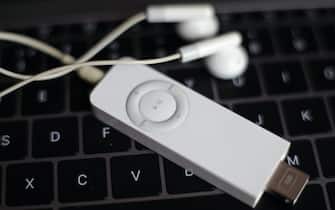 A 1st Generation iPod Shuffle music player in London, after Apple announced plans to discontinue the iPod nano and shuffle models, leaving the iPod Touch as the company's only standalone music device available.  PRESS ASSOCIATION Photo.  Picture date: Friday July 28, 2017. Photo credit should read: Yui Mok / PA Wire 