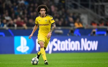 STADIO GIUSEPPE MEAZZA, MILAN, ITALY - 2019/10/23: Axel Witsel of Borussia Dortmund in action during the UEFA Champions League football match between FC Internazionale and Borussia Dortmund. FC Internazionale won 2-0 over Borussia Dortmund. (Photo by NicolÃ² Campo/LightRocket via Getty Images)
