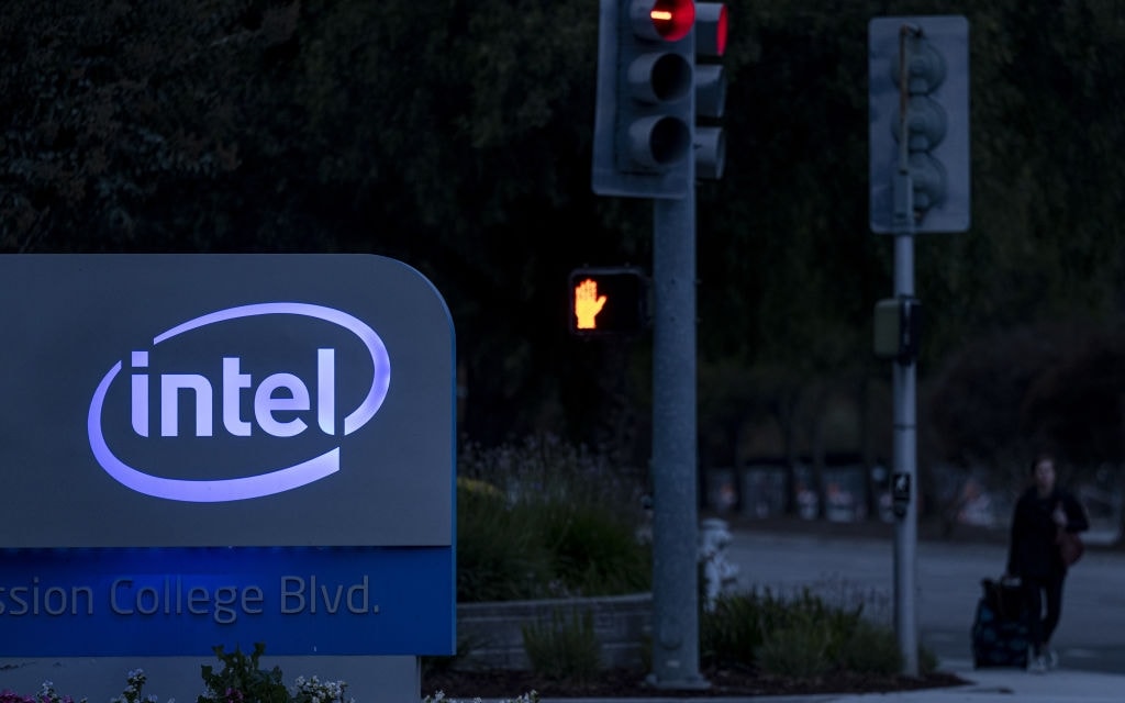 Intel celebrates the 50th anniversary of the first microprocessor on the market