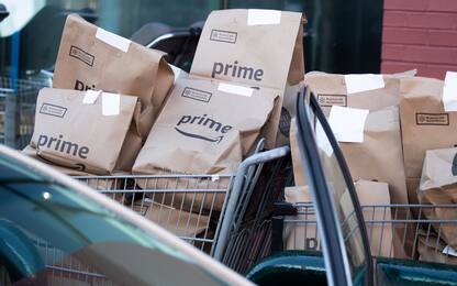 Amazon denunciata per inganno a clienti con Prime. La replica: è falso