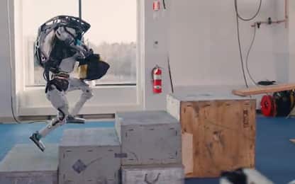 Il robot Atlas di Boston Dynamics ora lavora in un cantiere. VIDEO