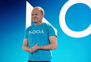 Nokia dopo 60 anni cambia logo e avvia una nuova strategia