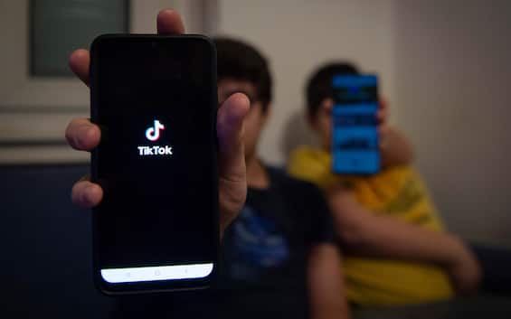TikTok, Antitrust investigation into the risks of the “French scar” challenge among boys