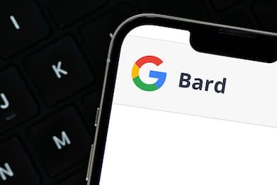 Intelligenza artificiale, Google Bard disponibile in Italia