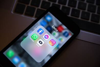 App in 'modalità monaco' per limitare l'uso dei social: come funziona?