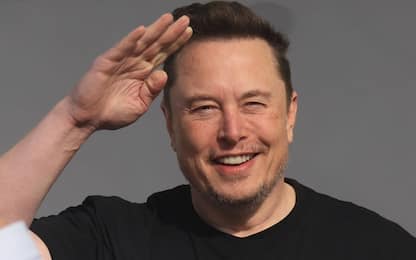 AI, Elon Musk rende pubblico il codice sorgente del software Grok