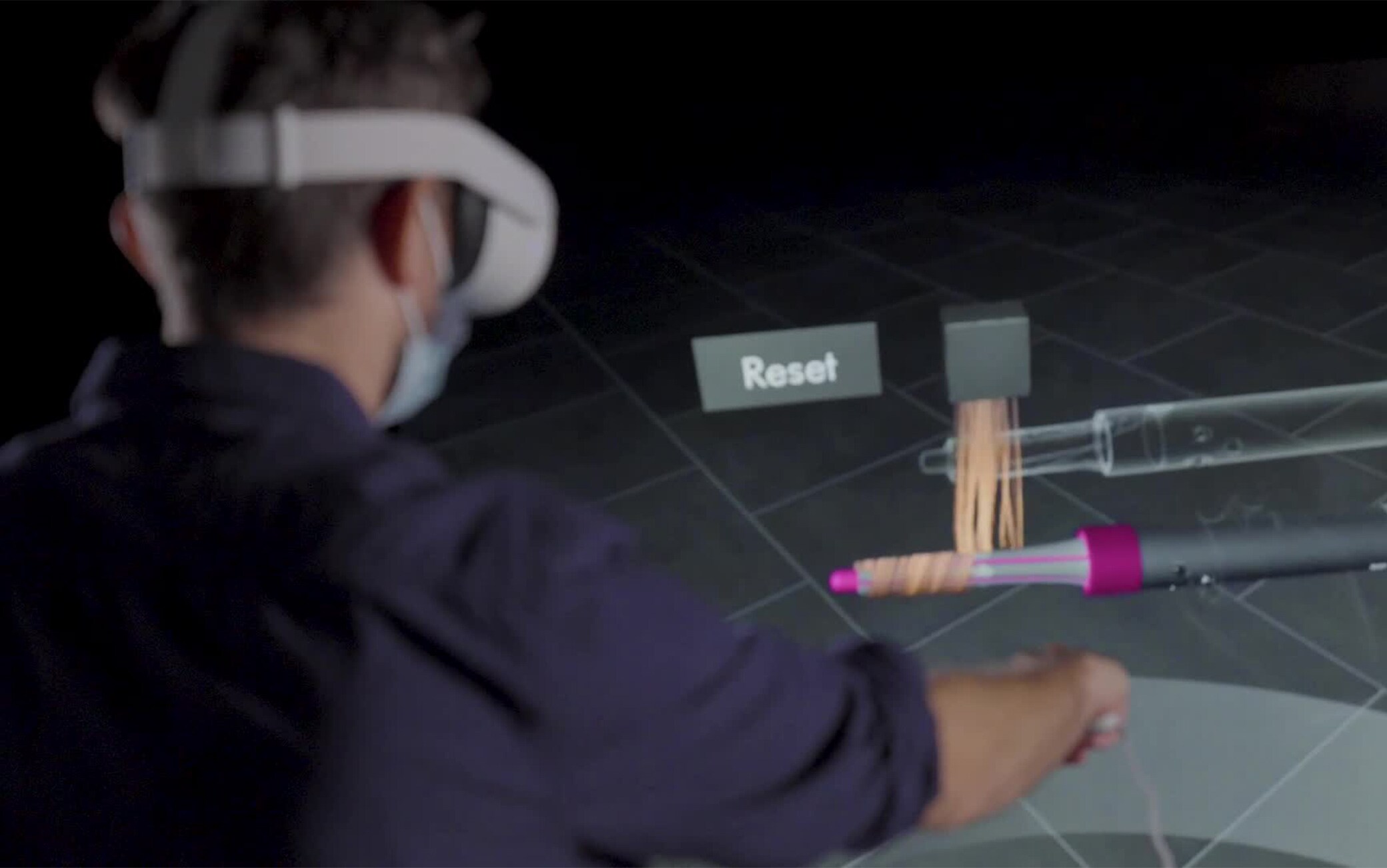 Come funziona Dyson Demo VR, la realtà virtuale di Dyson Sky TG24