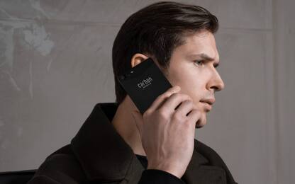 Carbon 1 MK II: “Ecco lo smartphone più sottile e leggero al mondo”