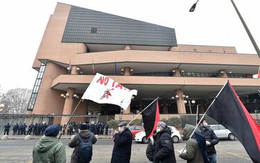 Torino, maxiprocesso a No Tav per scontri 2011: 32 condanne