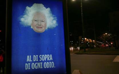 Torino, minacce a Liliana Segre: street artist le dedica un'opera