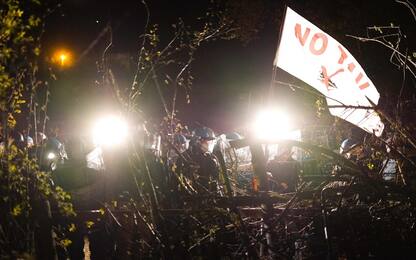 Tav: tensioni in Val Susa, lacrimogeni per allontanare manifestanti