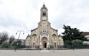 Chiesa di Santa Rita vuota nella prima domenica di serrata per evitare il contagio da coronavirus, Torino, 15 marzo 2020 ANSA/ ALESSANDRO DI MARCO