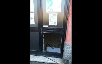 Venaria Reale, raid vandalico: spaccata la porta della sede del Pd