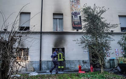 Incendio a Torino, evacuato centro accoglienza migranti