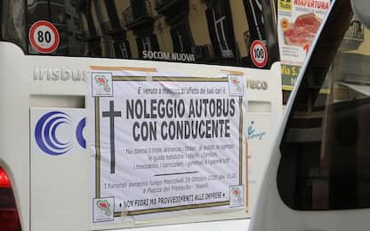 Manifestazione a Torino, protesta lavoratori dei bus turistici e Ncc