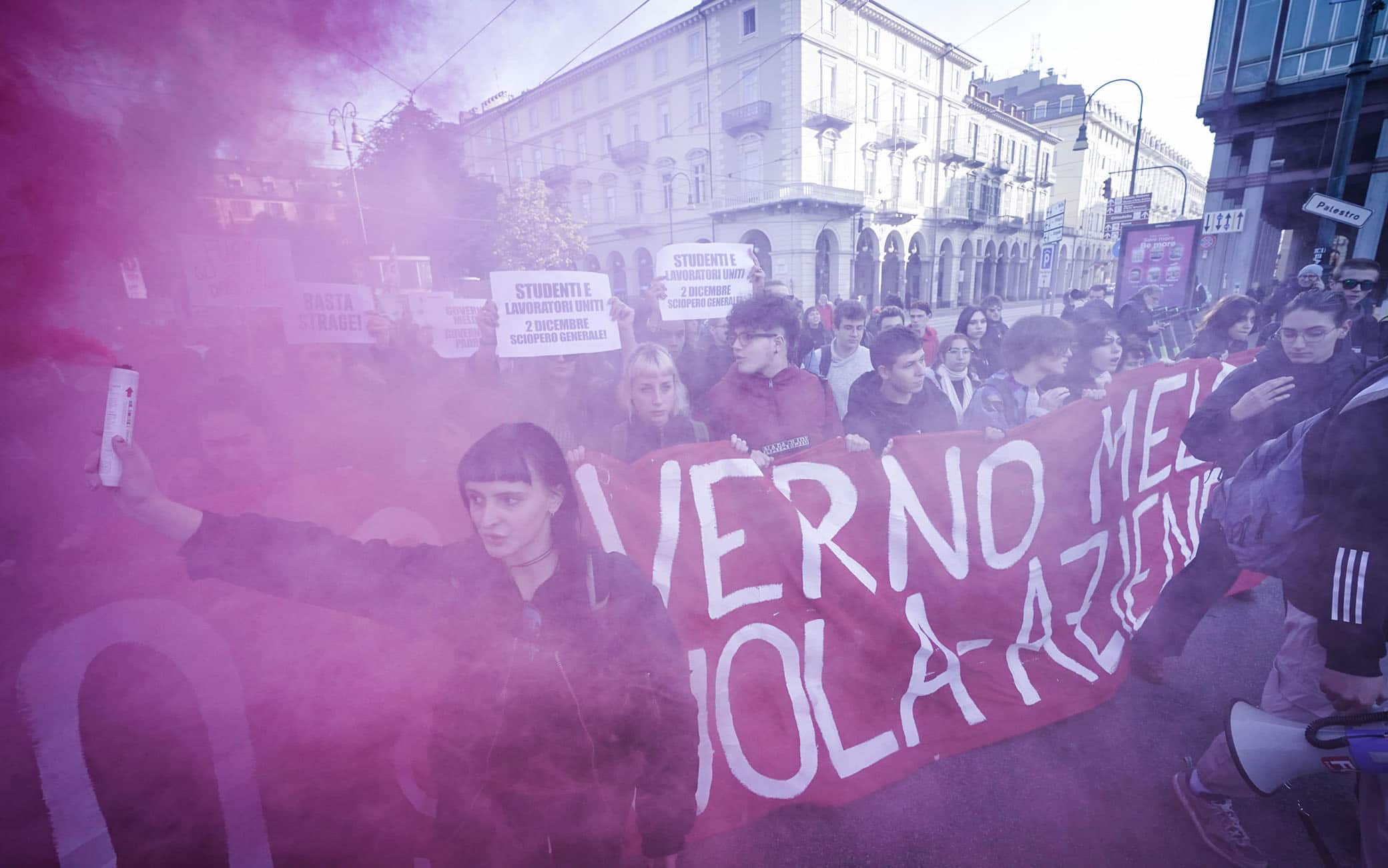 La manifestazione degli studenti a Torino