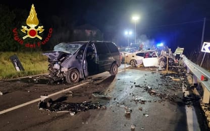 Incidente a Nizza Monferrato, scontro frontale tra auto: 4 morti