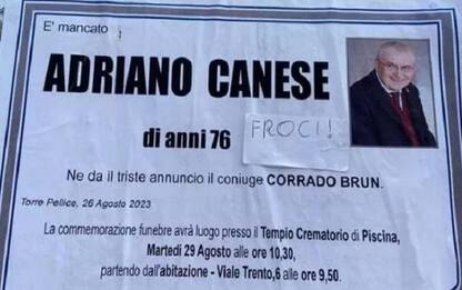 Torino, manifesto funebre imbrattato con scritte omofobe