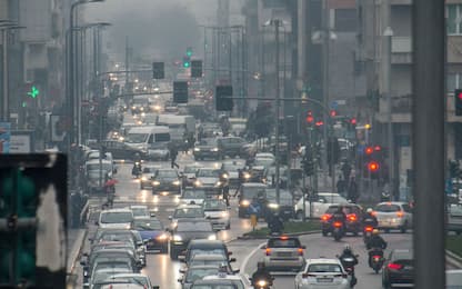 Inquinamento nelle città italiane, dati del rapporto MobilitAria 2024